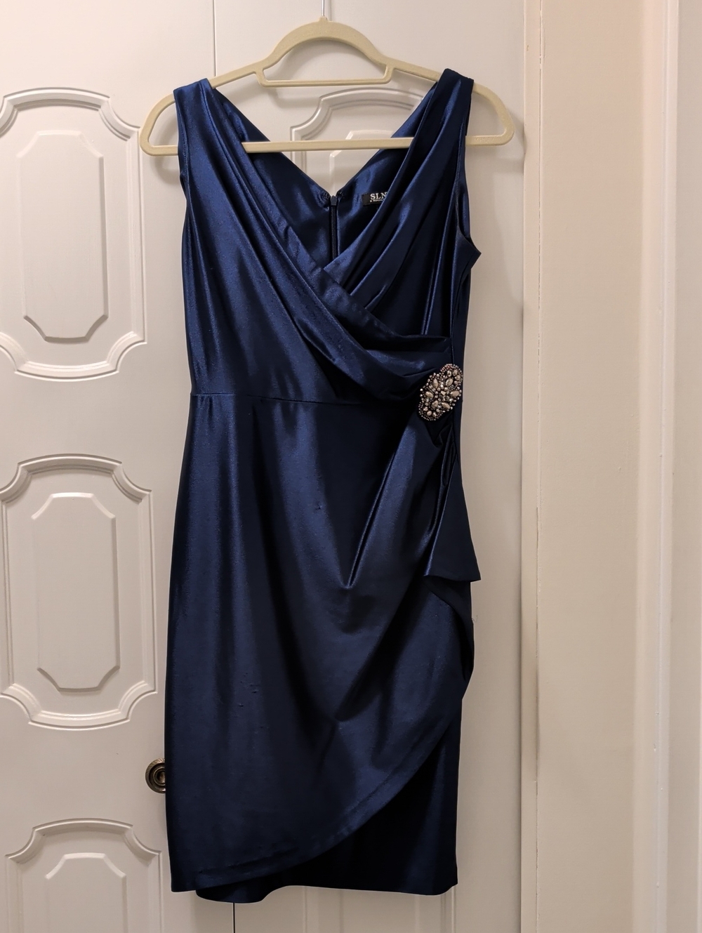 SLNY Navy V-Neck Cocktail Dress with Embellished Waist Size 6